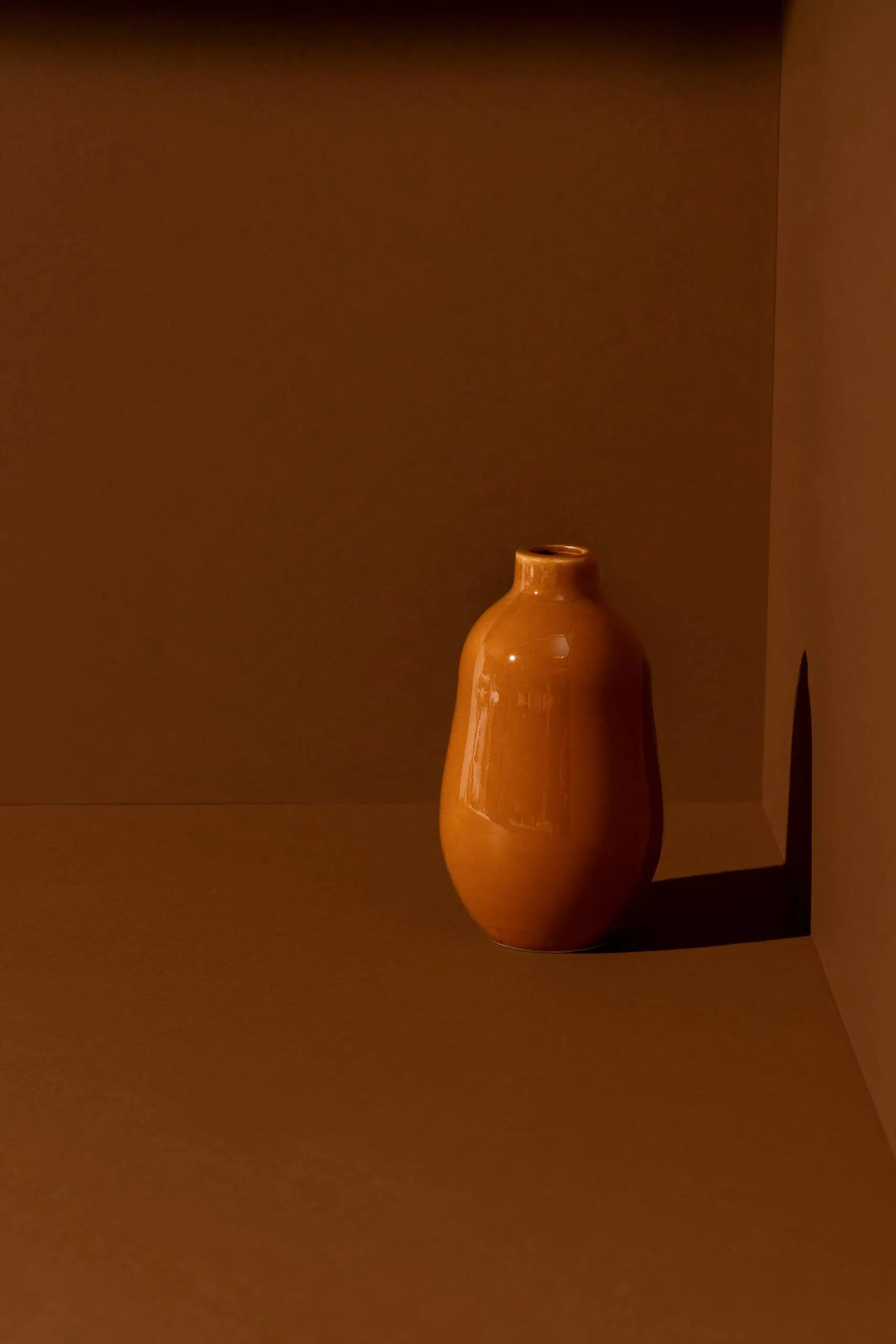 Gharyan Stoneware Vase: Matte Black - Image 7
