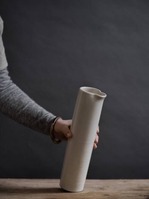 Pitcher/Pitcher: Sand/Sable