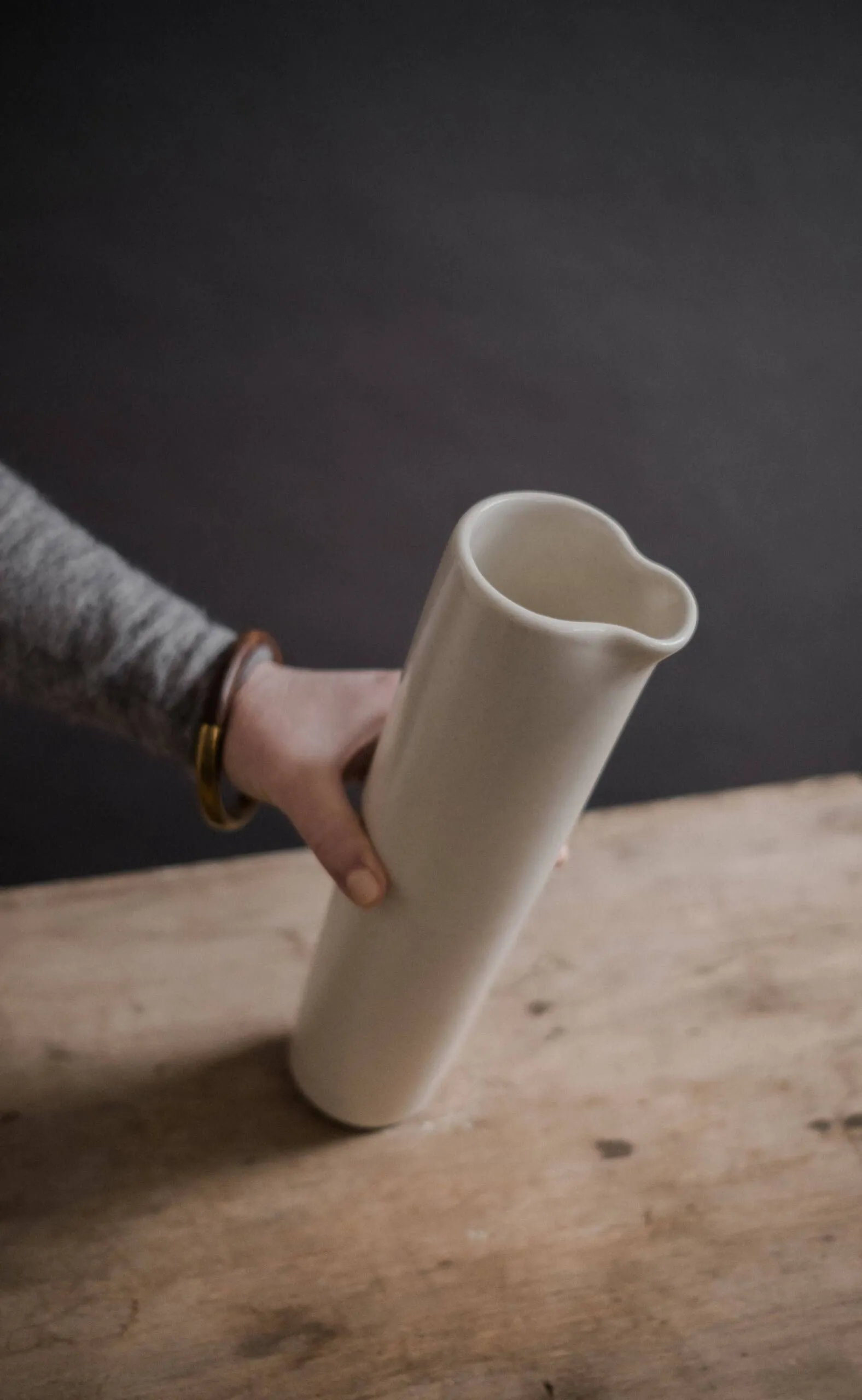 Pitcher/Pitcher: Sand/Sable - Image 6