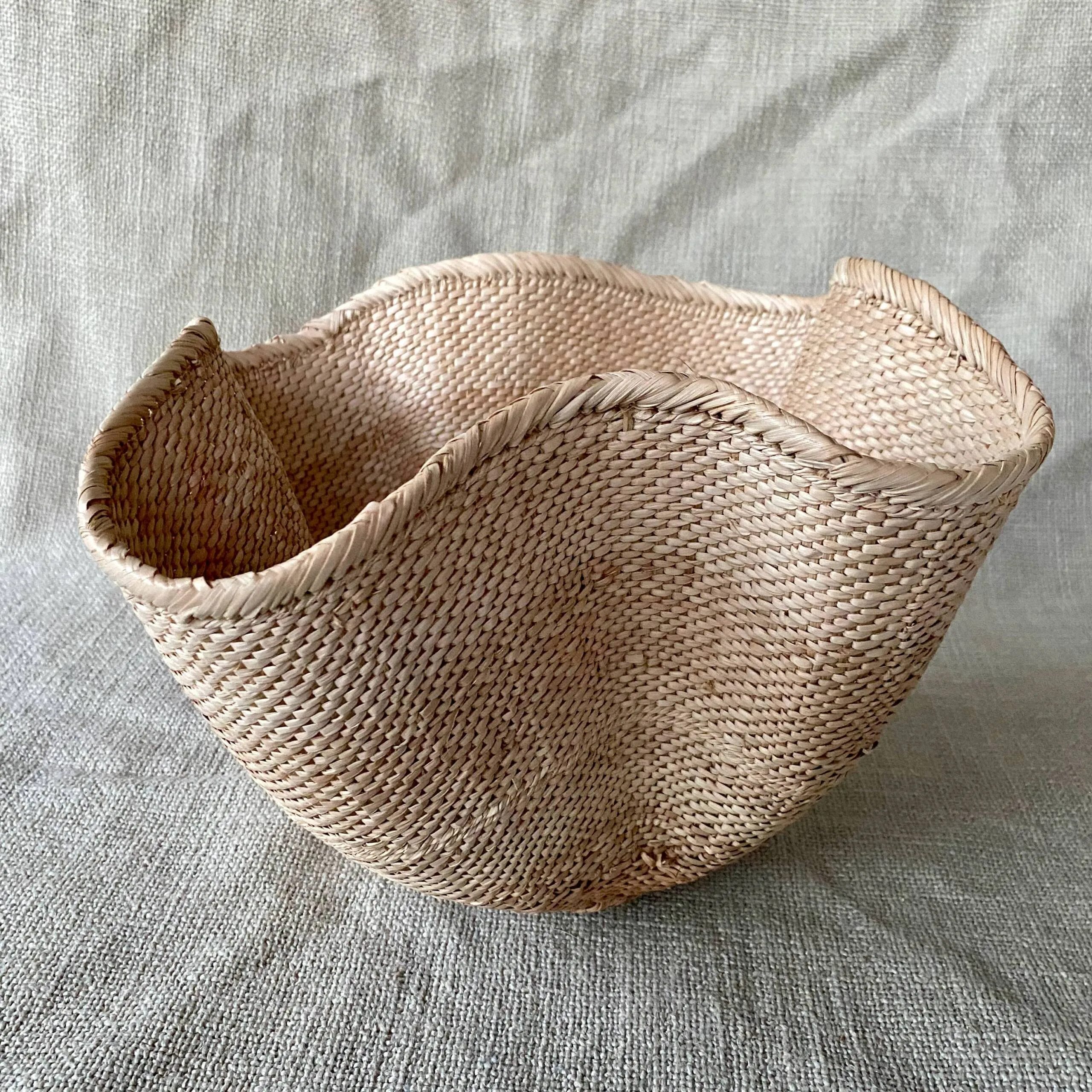 Wavy Palm Leaf Dancing Basket: Large - Image 3
