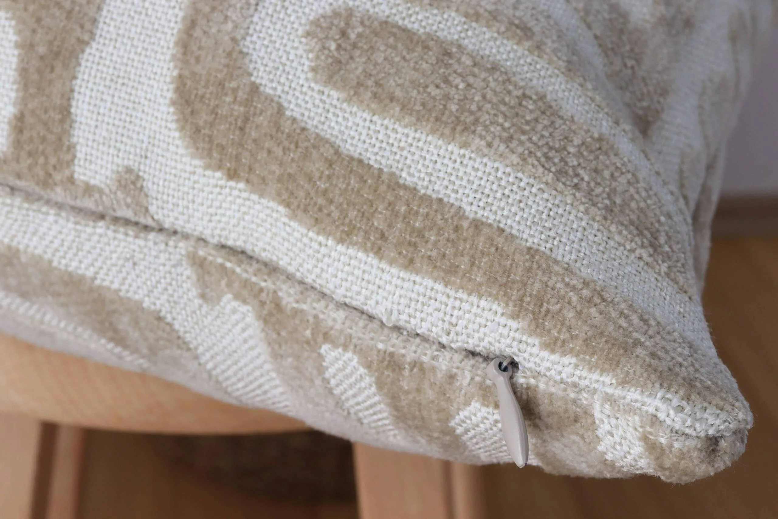 Luxury Textured Beige Brown Pillow Cover, Antique Patterned: 20x20 - Image 4