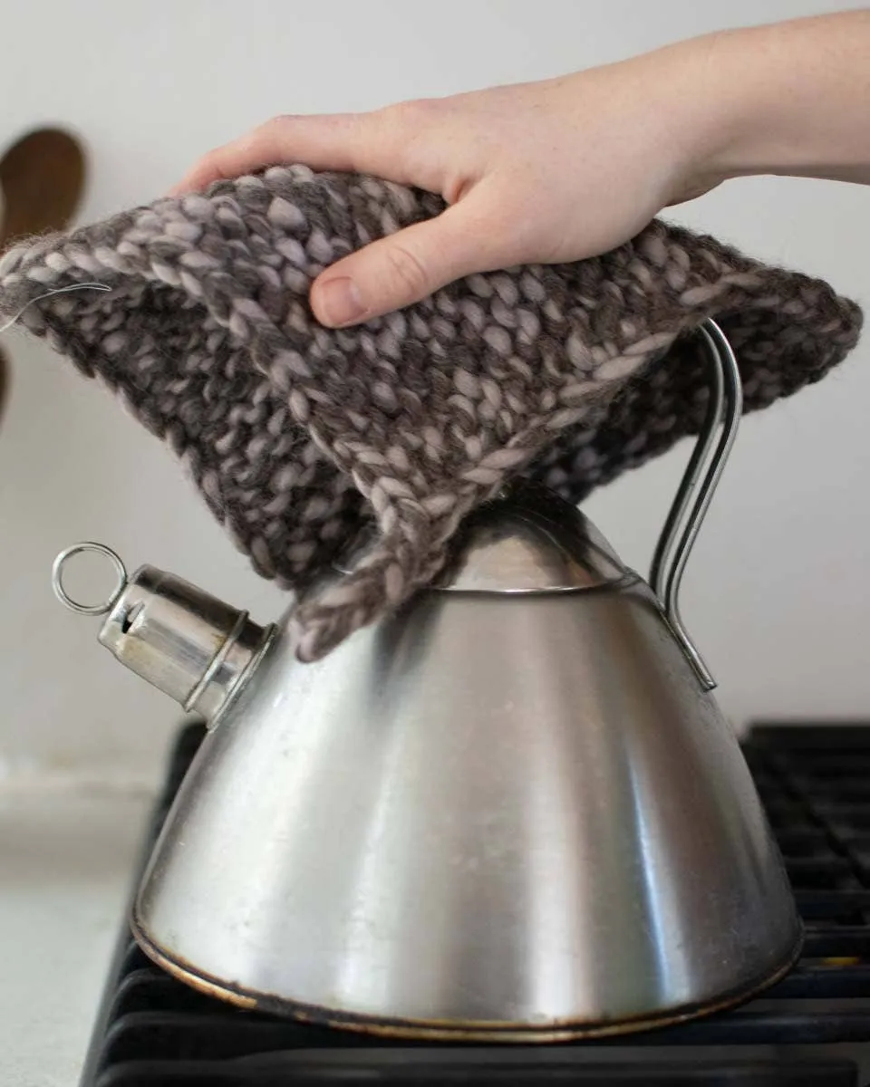 Knitted Wool Pot Holders: Natural - Image 8