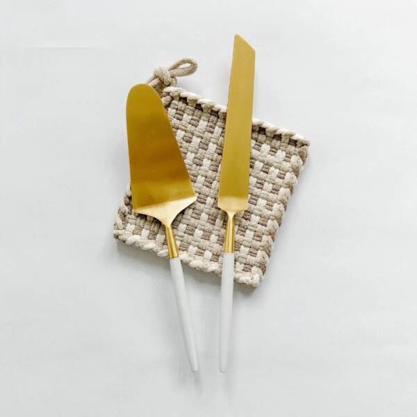 Black and Gold Cake Lift & Knife Set - Image 3