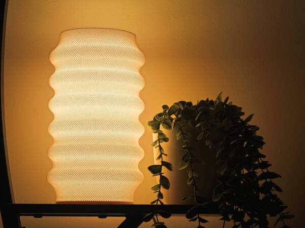 Wavy Desk Lamp for Living Room Simple Nightstand Table Lamp - Image 8