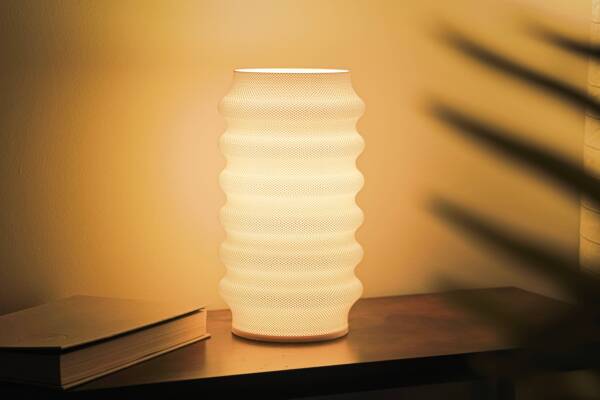 Wavy Desk Lamp for Living Room Simple Nightstand Table Lamp - Image 6