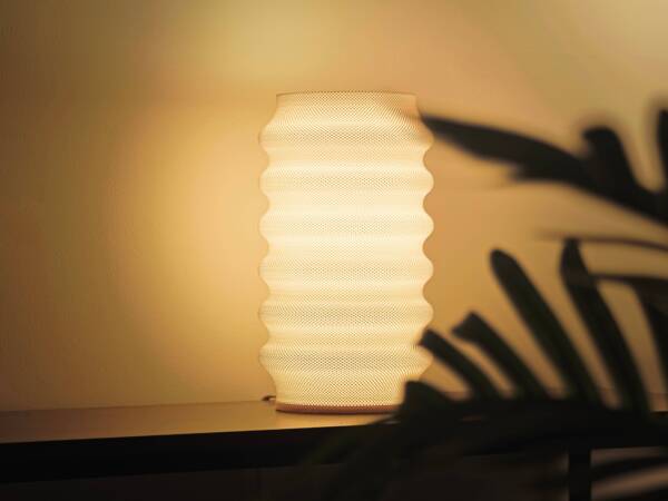 Wavy Desk Lamp for Living Room Simple Nightstand Table Lamp - Image 5