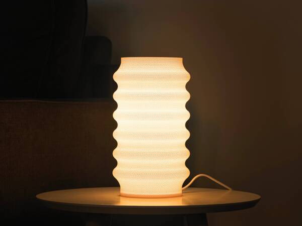 Wavy Desk Lamp for Living Room Simple Nightstand Table Lamp