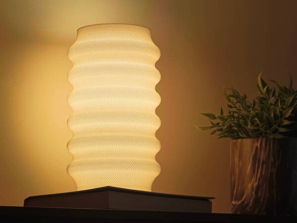 Wavy Desk Lamp for Living Room Simple Nightstand Table Lamp - Image 2