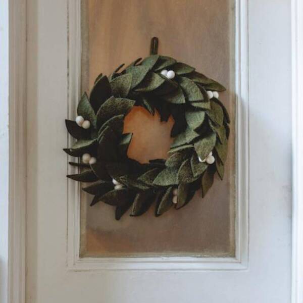 Felt Mistletoe Wreath: Default - Image 4