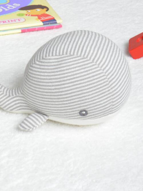 Willy The Whale Knitted Toy: GRAY / NATURAL